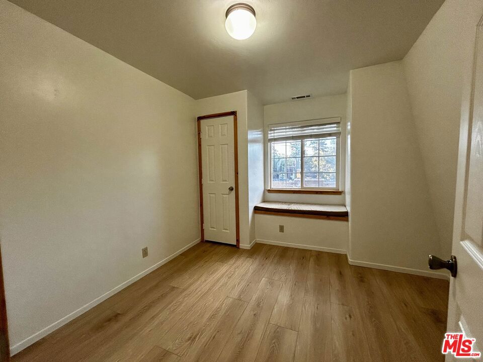 525 Santa Barbara Avenue Property Photo 8