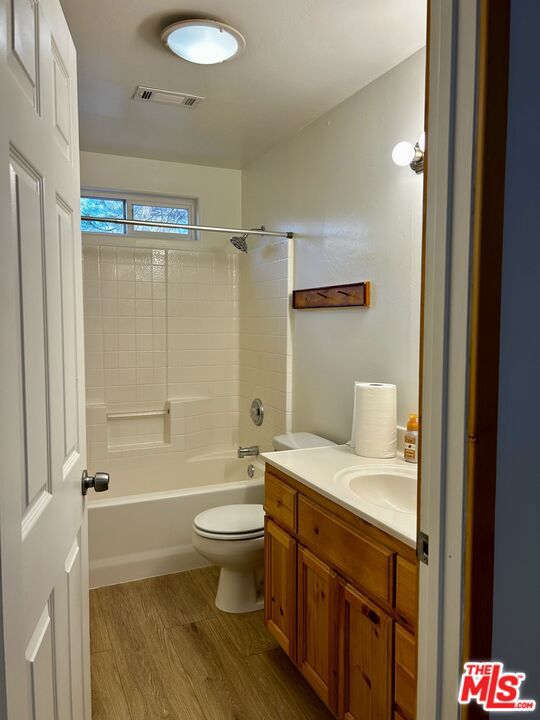 525 Santa Barbara Avenue Property Photo 9