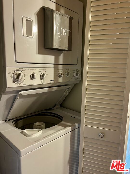 525 Santa Barbara Avenue Property Photo 11