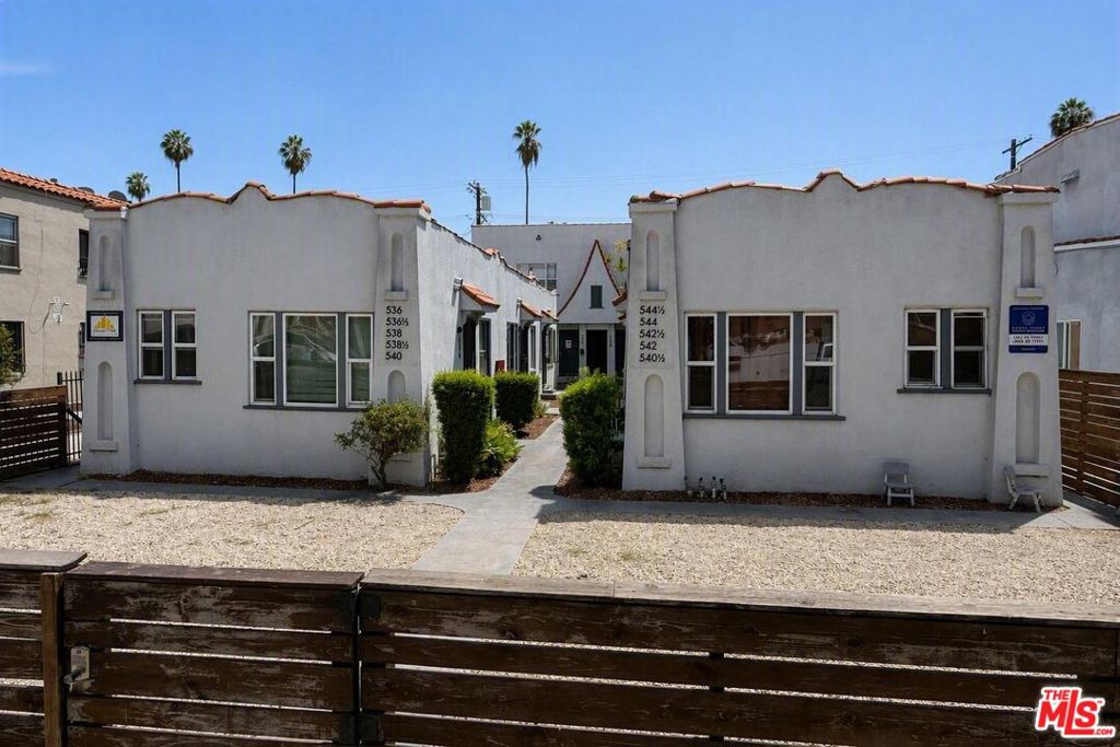 536 W 48th Street Property Photo 3