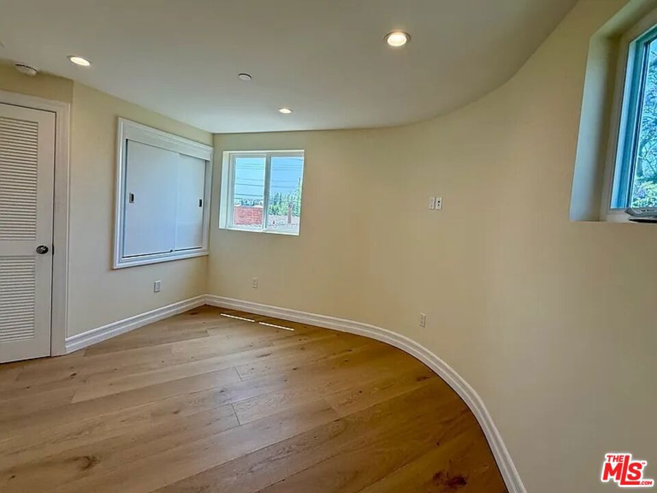 2807 Dunleer Place 1 Property Photo 8