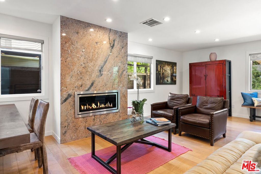 1655 N Beverly Glen Boulevard Property Photo 7