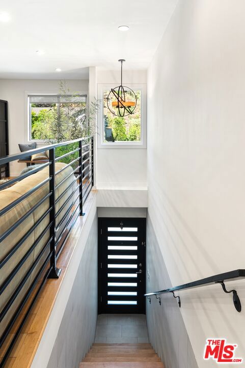 1655 N Beverly Glen Boulevard Property Photo 9