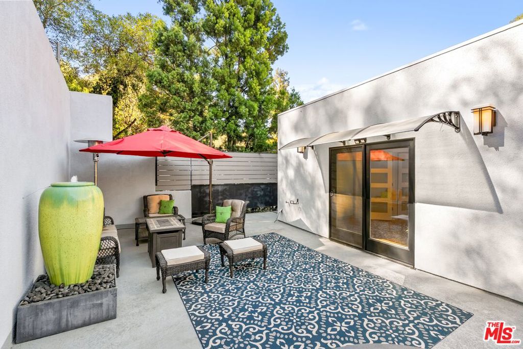 1655 N Beverly Glen Boulevard Property Photo 29