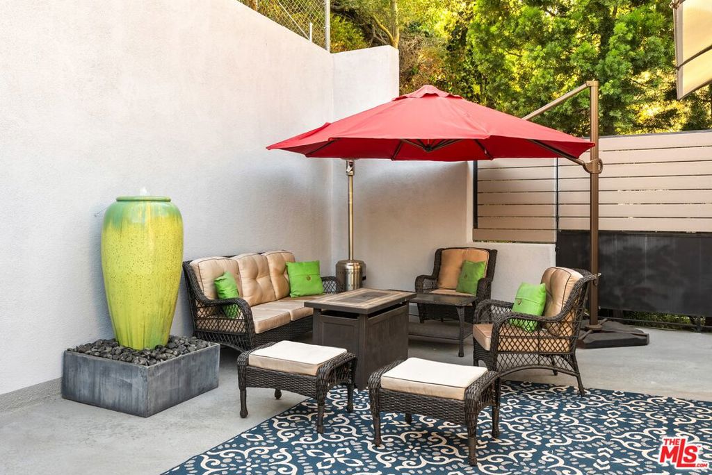 1655 N Beverly Glen Boulevard Property Photo 30