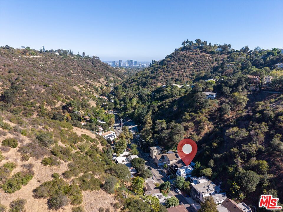 1655 N Beverly Glen Boulevard Property Photo 34
