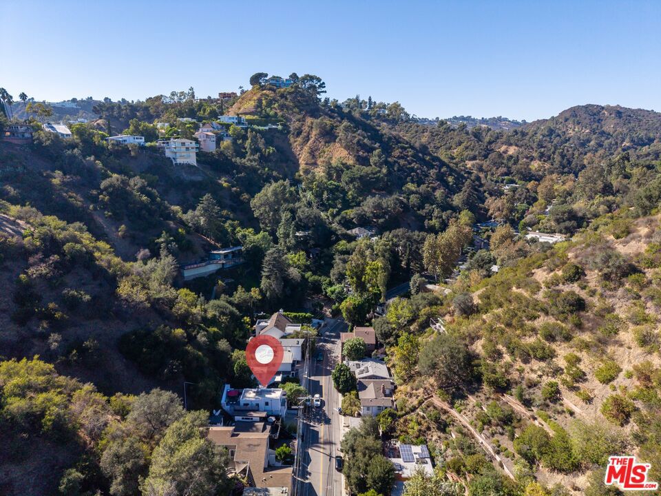 1655 N Beverly Glen Boulevard Property Photo 35