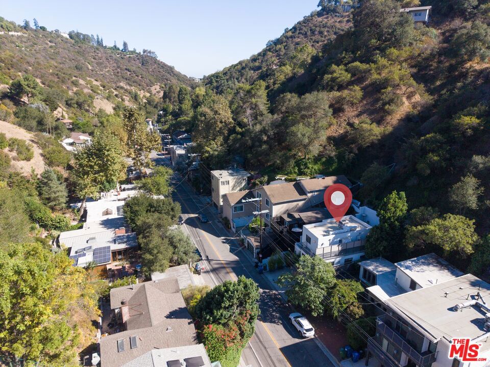 1655 N Beverly Glen Boulevard Property Photo 36