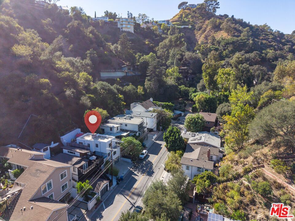 1655 N Beverly Glen Boulevard Property Photo 37