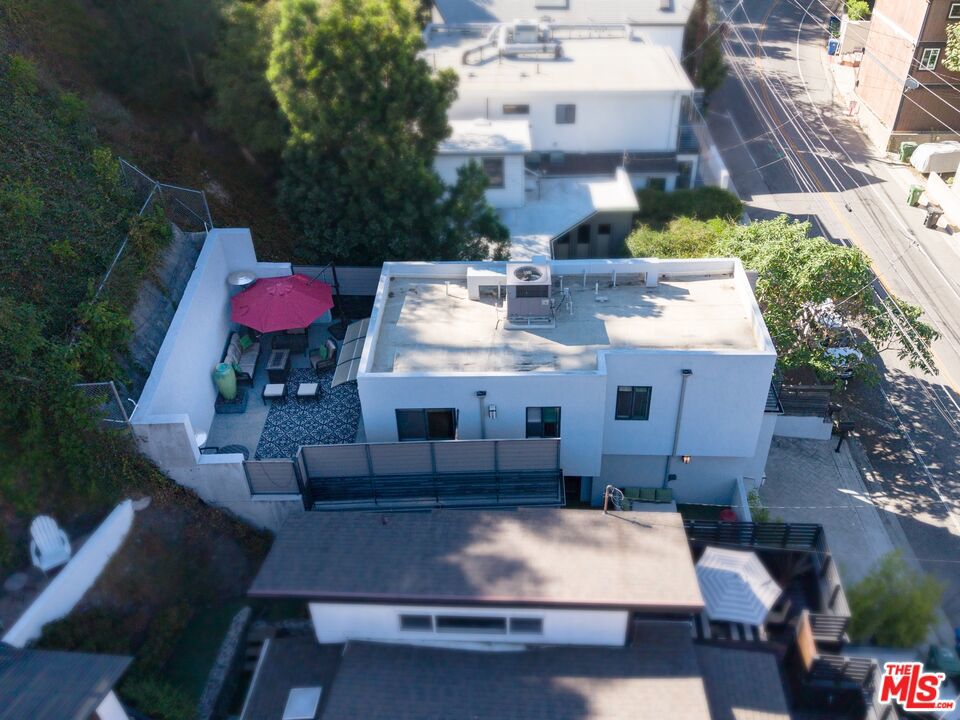 1655 N Beverly Glen Boulevard Property Photo 38