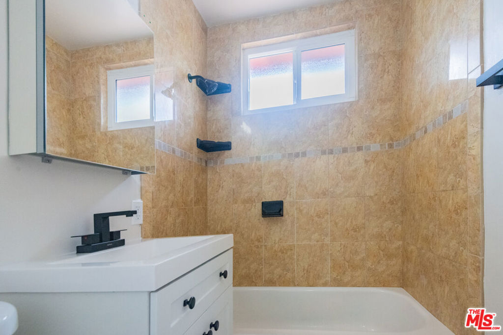 2107 Pullman Lane B Property Photo 16