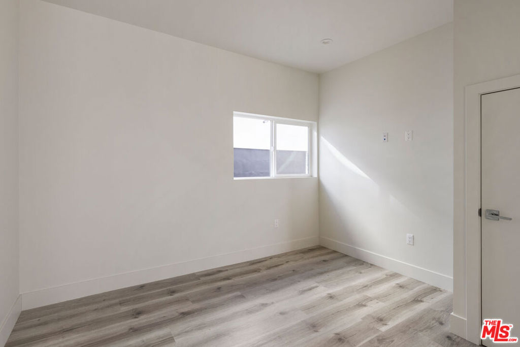 2494 W Shenyad Court Property Photo 7