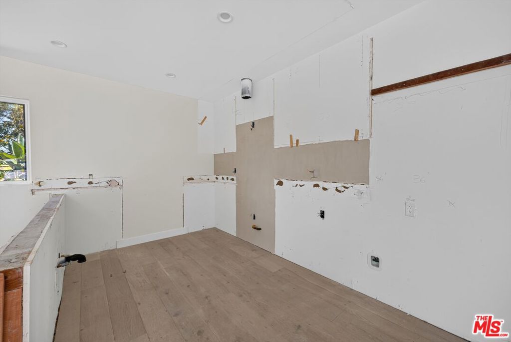 3950 Franklin Avenue Property Photo 12