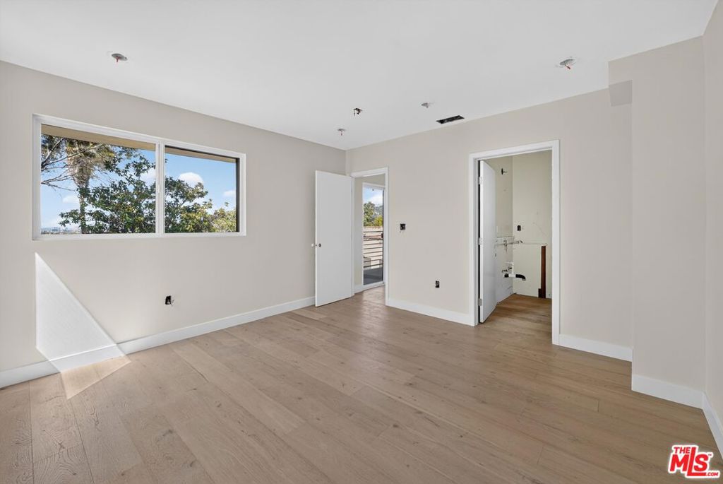 3950 Franklin Avenue Property Photo 18