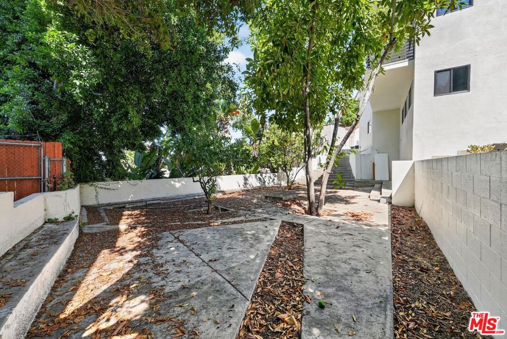 3950 Franklin Avenue Property Photo 40