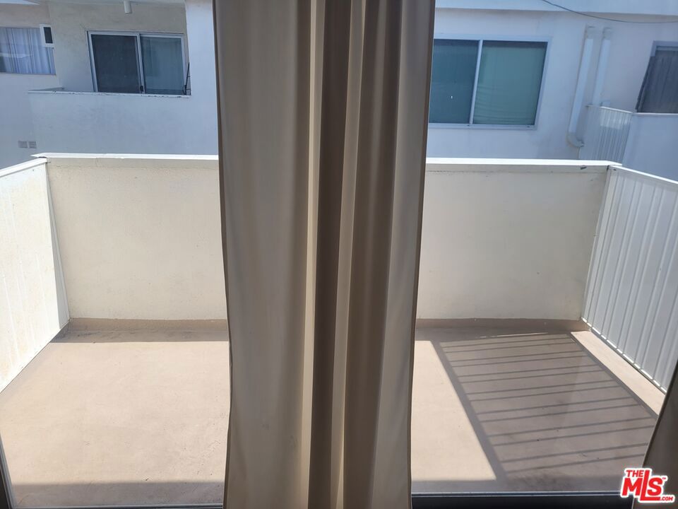 960 Larrabee Street 310 Property Photo 11