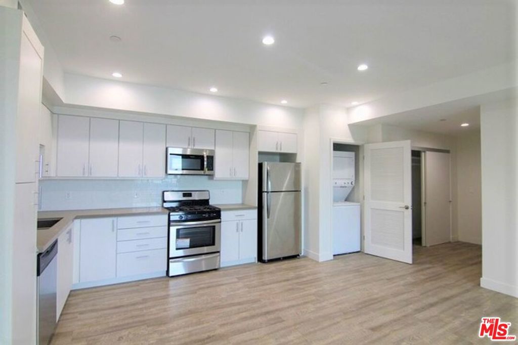 744 Hartford Avenue 501 Property Photo 2