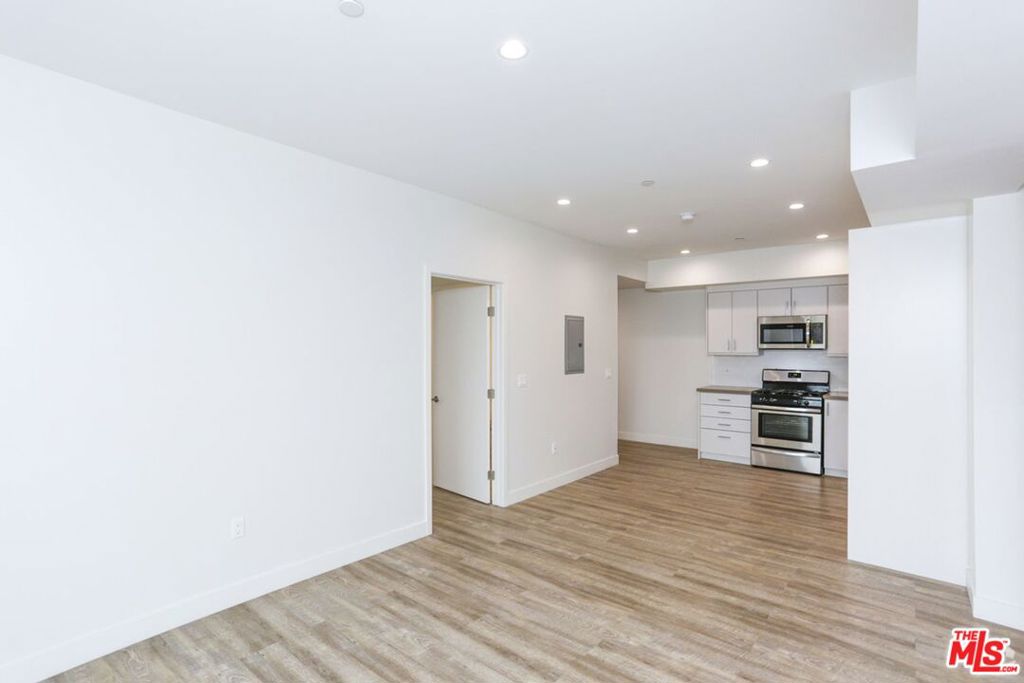 744 Hartford Avenue 501 Property Photo 3