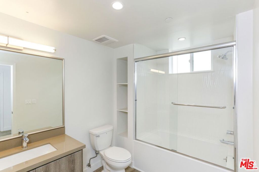 744 Hartford Avenue 501 Property Photo 9