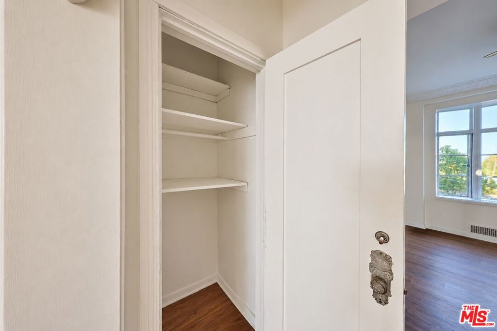 1314 N Hayworth Avenue 502 Property Photo 26