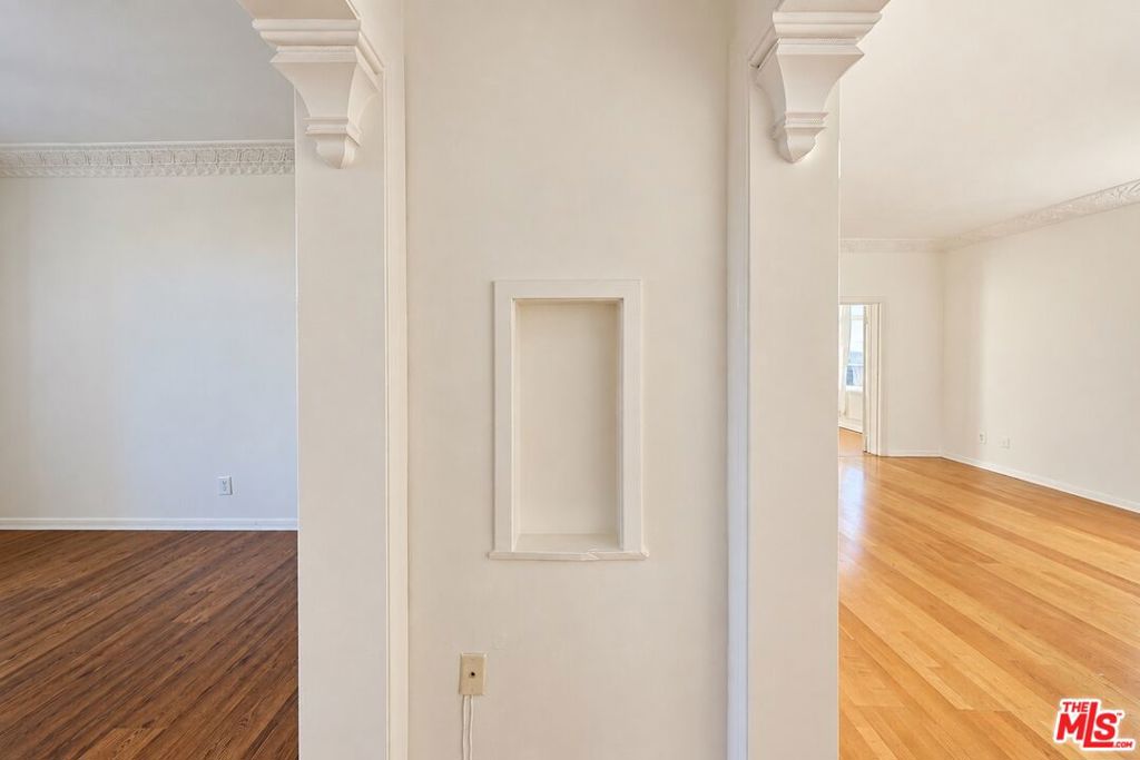 1314 N Hayworth Avenue 502 Property Photo 27