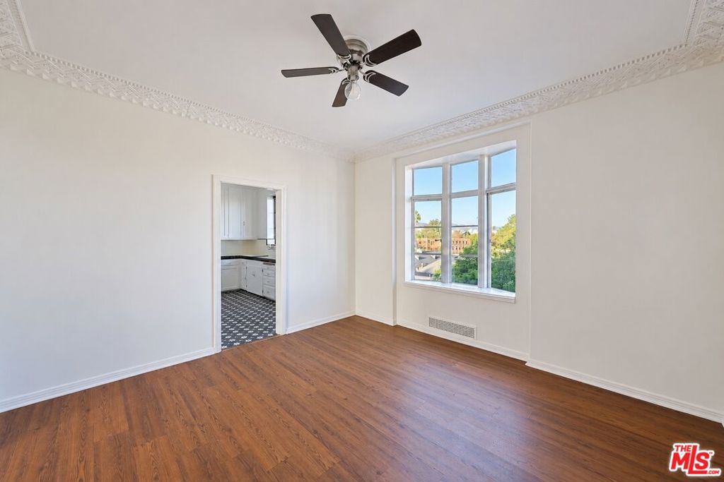 1314 N Hayworth Avenue 502 Property Photo 31