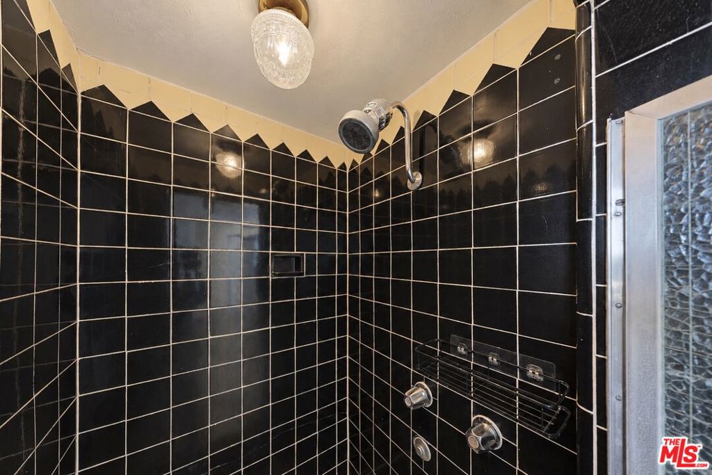 1314 N Hayworth Avenue 502 Property Photo 53