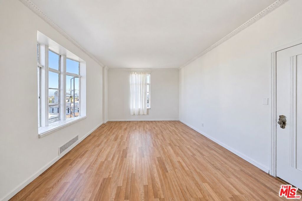 1314 N Hayworth Avenue 502 Property Photo 55