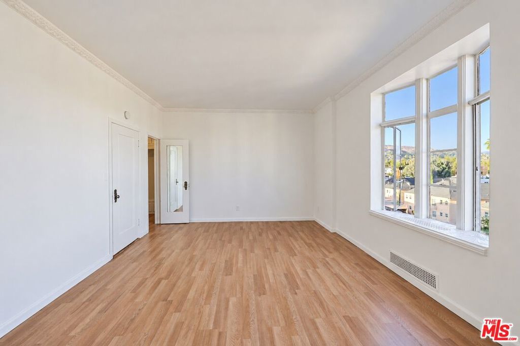 1314 N Hayworth Avenue 502 Property Photo 57