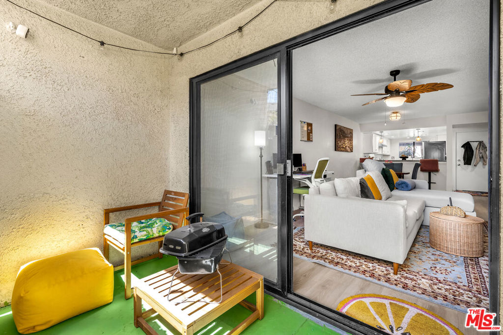 620 W Hyde Park Boulevard 111 Property Photo 1