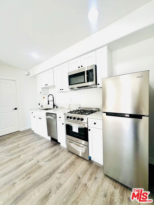 421 E Chevy Chase Drive A Property Photo 6