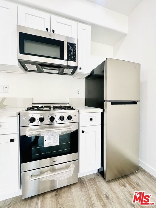 421 E Chevy Chase Drive A Property Photo 8