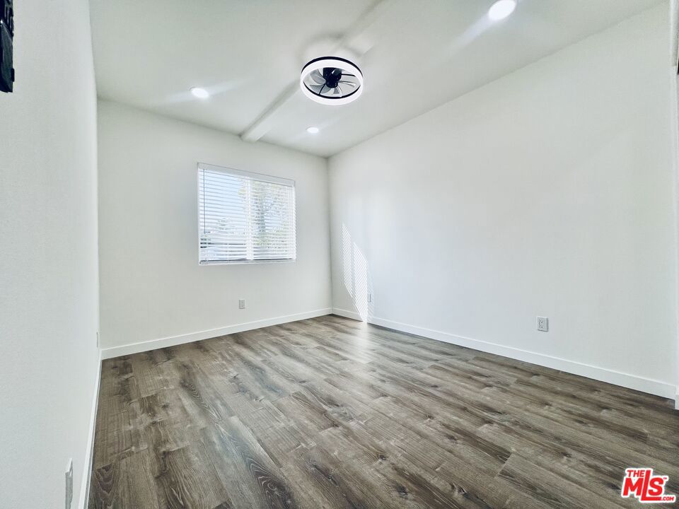 421 E Chevy Chase Drive A Property Photo 10