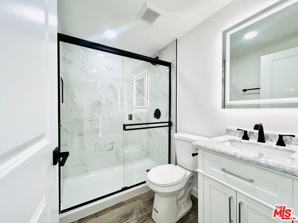 421 E Chevy Chase Drive A Property Photo 12