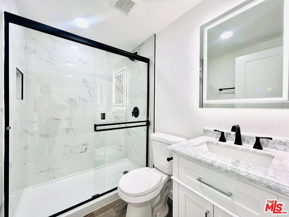 421 E Chevy Chase Drive A Property Photo 14