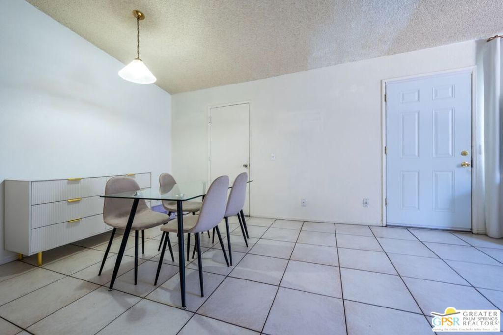 33434 Navajo Trail Property Photo 4