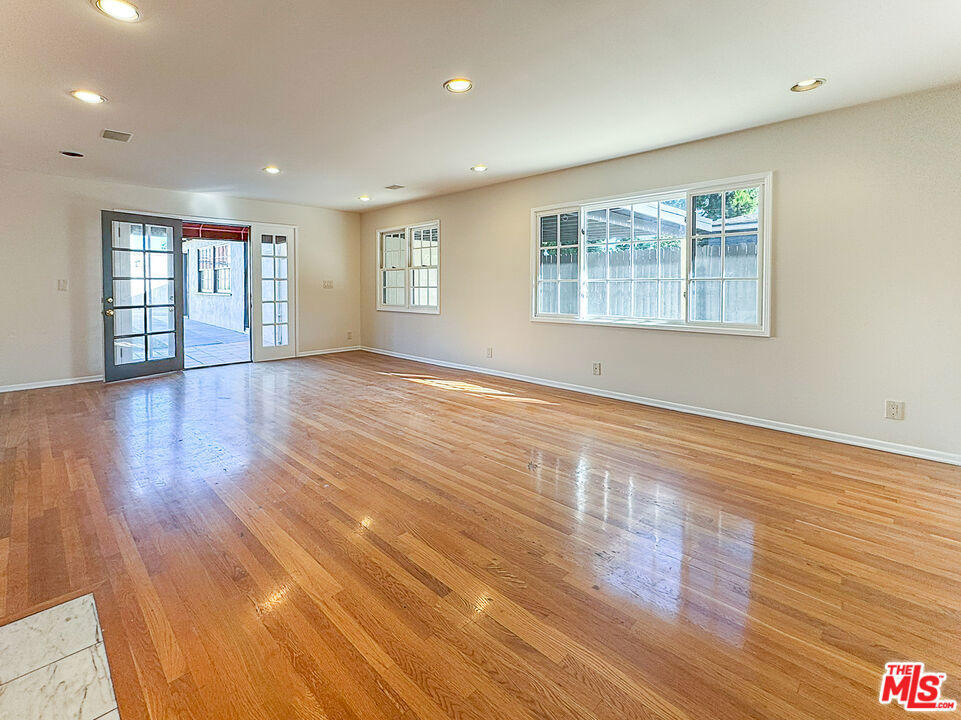 2445 22nd Street Property Photo 1