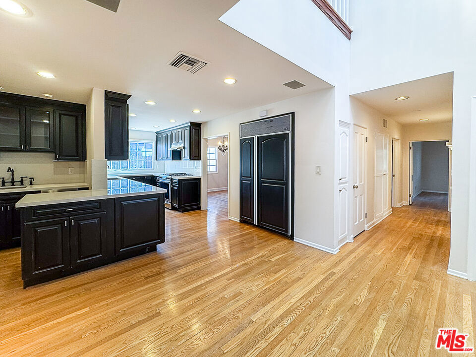2445 22nd Street Property Photo 2