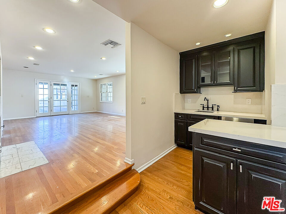 2445 22nd Street Property Photo 7