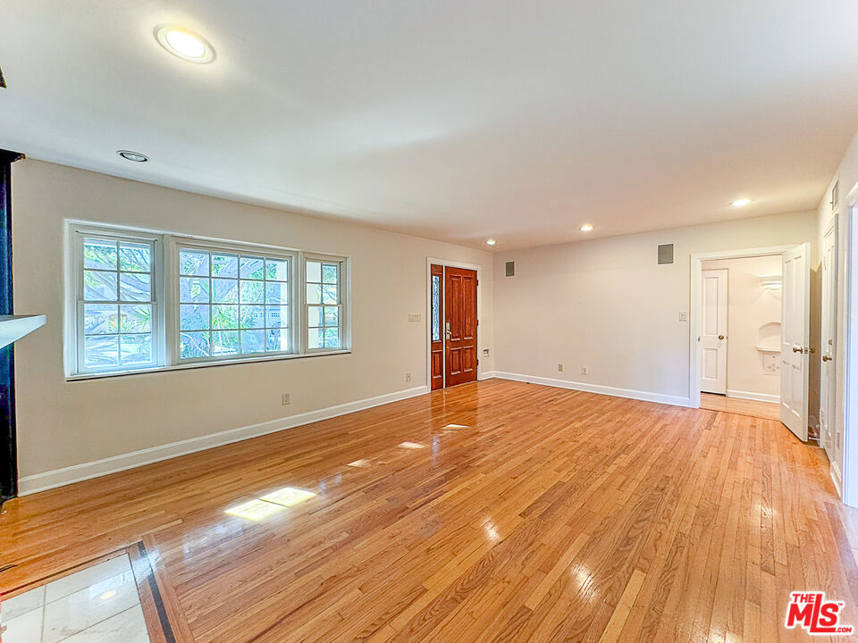 2445 22nd Street Property Photo 11