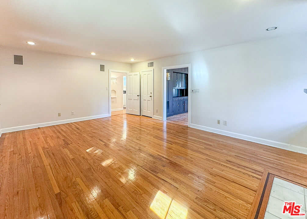 2445 22nd Street Property Photo 12