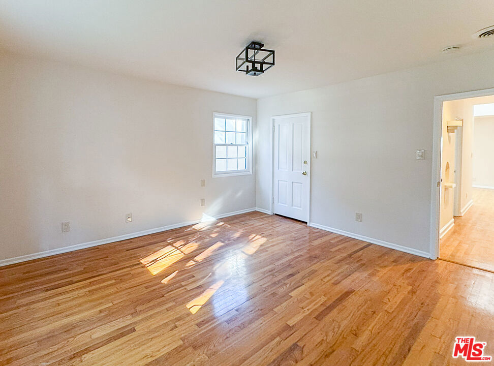 2445 22nd Street Property Photo 15