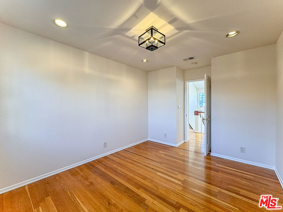 2445 22nd Street Property Photo 38