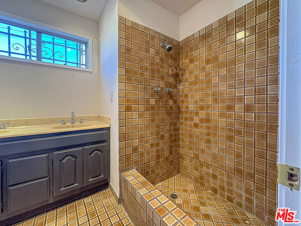 2445 22nd Street Property Photo 53