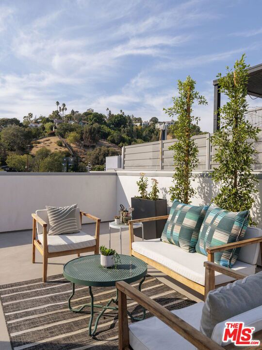 1925 Griffith Park Boulevard Property Photo 27