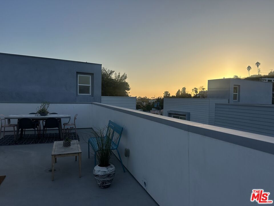 1925 Griffith Park Boulevard Property Photo 30