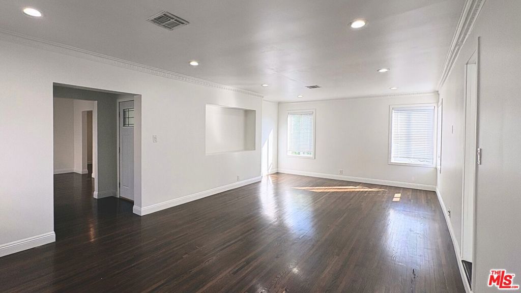 1208 S Cochran Avenue Property Photo 8