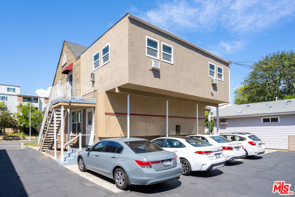 1124 Cordova Street Property Photo 4