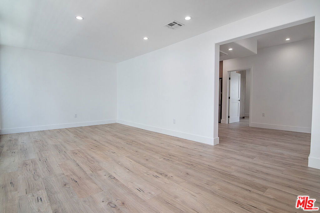 1236 N Fairfax Avenue 8 Property Photo 6