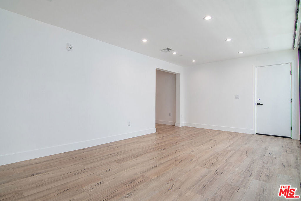 1236 N Fairfax Avenue 8 Property Photo 7